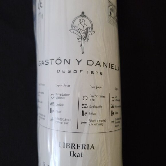 Gaston Y Daniela Wallpaper Libreria Ikat Azul GDW-5446-002 27.5 in X 32.8 ft NEW - Picture 3 of 9